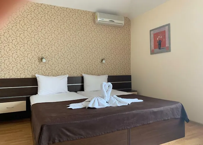 מלון Family Pier 3*