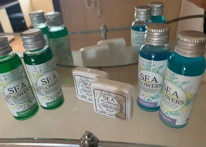 Family Pier מלון