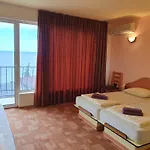 Family Pier Szálloda 3*