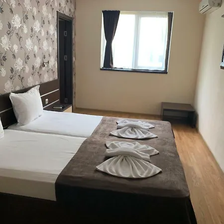 Family Hotel Piter ホテル 3*